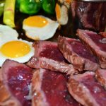 carne en restaurante shakti en albir de espana